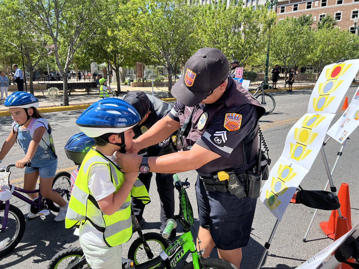 Over the weekend EPPD Metro police officers collaborated with the CoEP Capital Improvement, and UMC to bring a downtown bike safety event for kids. This event was designed to provide kids of all ages with a fun and educational experience to learn about bike safety!