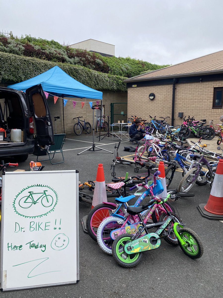 BikeFutures's tweet photo. WOW 😃
What a busy day for Dr Bike @GirlingtonPS over 50 bikes serviced and repaired 
🚲🚲🚲🚲🚲🚲👍🚲
Great turnout from @Active_Bradford Active School 2024 and local community 
#GetCycling
#TheFutureisBike
@JUMPGirlington 
@JoinUsMovePlay 
@GirlingtonCentr @Bradford_TandA https://t.co/870CbcFz9z