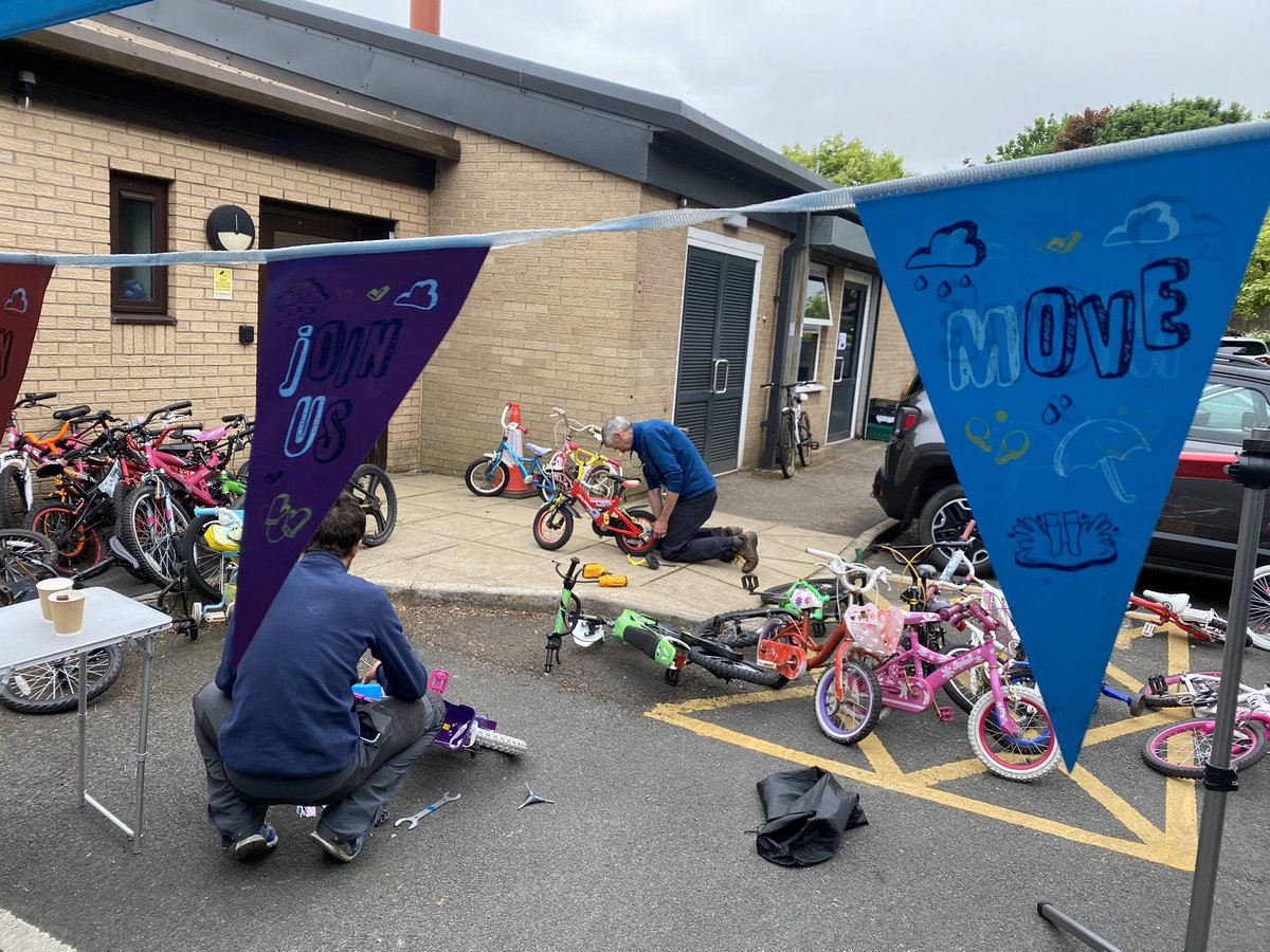 WOW 😃 What a busy day for Dr Bike @GirlingtonPS over 50 bikes serviced and repaired 🚲🚲🚲🚲🚲🚲👍🚲 Great turnout from @Active_Bradford Active School 2024 and local community #GetCycling #TheFutureisBike @JUMPGirlington @JoinUsMovePlay @GirlingtonCentr @Bradford_TandA