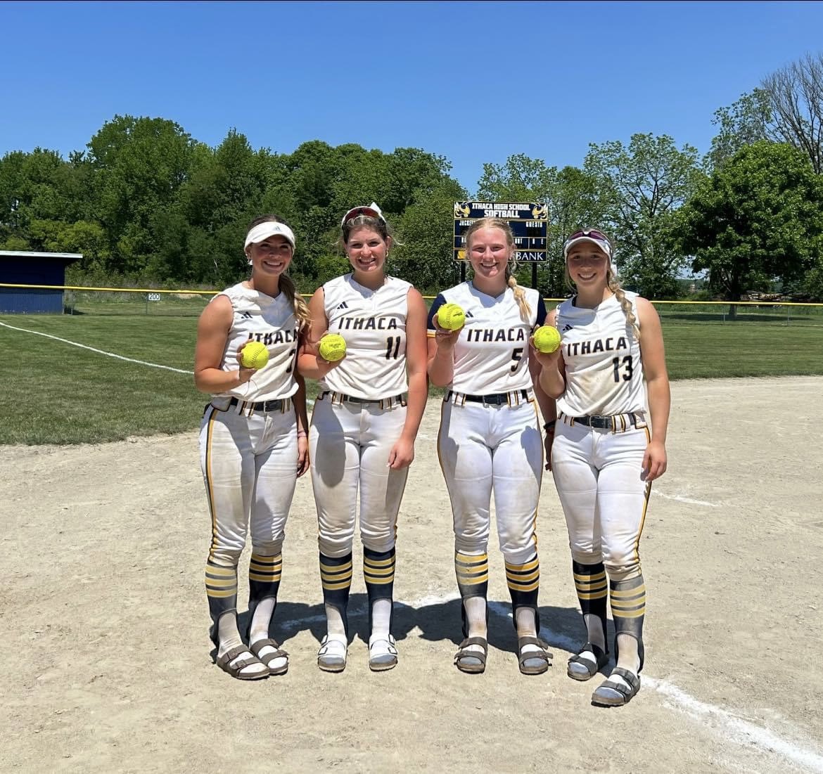 Hit my 5th varsity home run on Saturday against Holly! 

3 of my other teammates also hit one out! 

We are continuing to work hard and battle through adversity with injuries but we are so ready for districts! 

May 28th// pre district against St. Louis 
May 31st// District Final