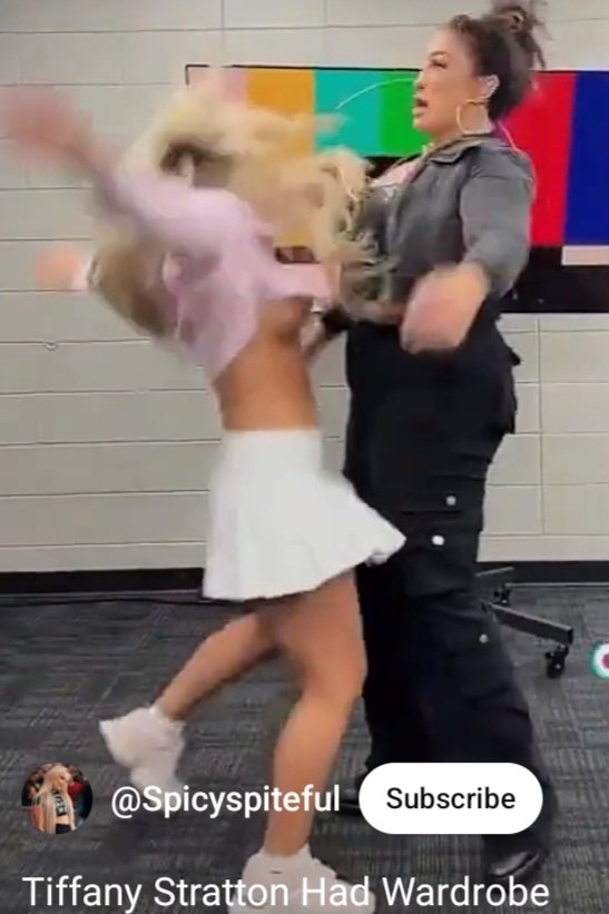 bophobia's tweet image. @WrestlingDazeYT  Tiffany Stratton's Wardrobe Malfunction is nothing and i think she is a lovely woman. I BLURRED THIS ON PURPOSE  as to show @tiffstrattonwwe the respect she deserves and also say, Express yourself and Undress yourself ❤️🫡