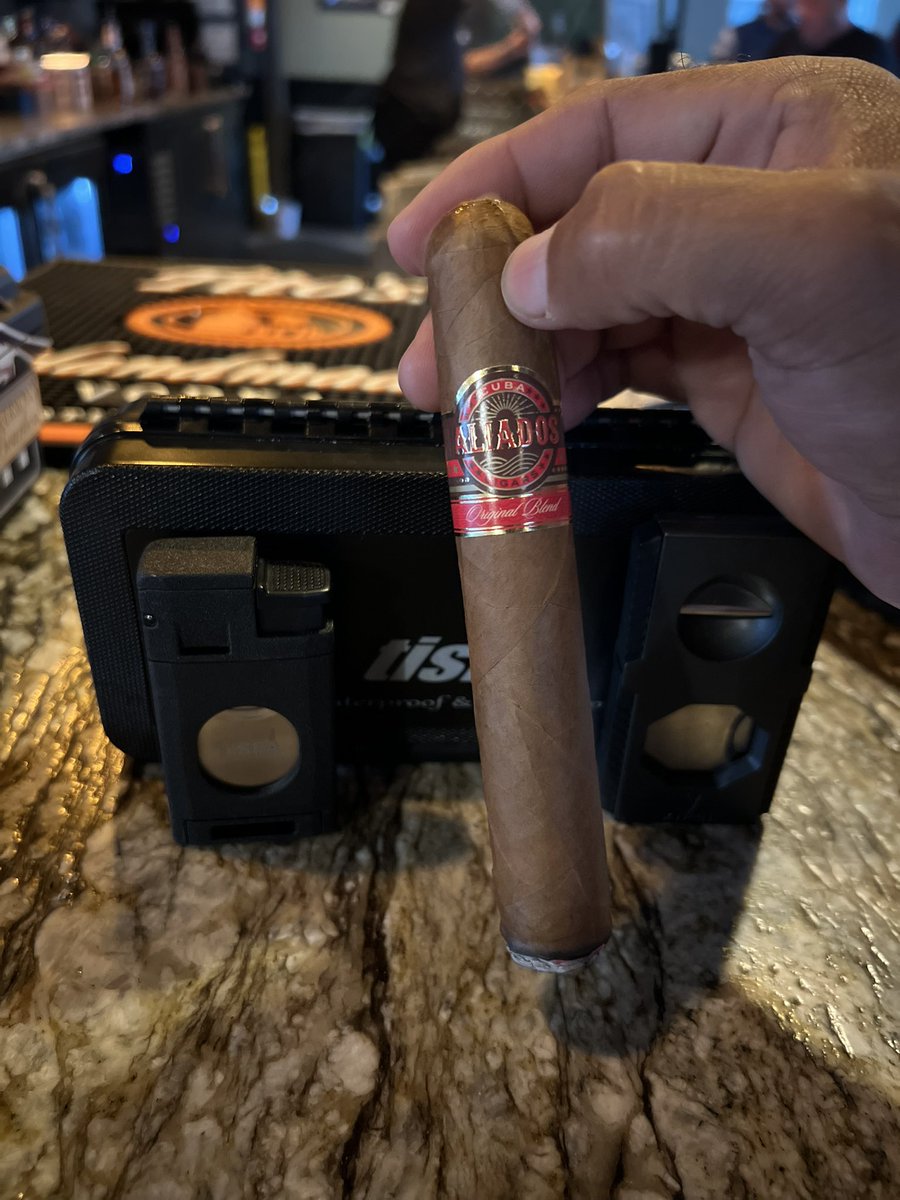 Let’s get this day going Starting off with a Cuba Aliados Original Blend @xifeicigartools @CigarsWilde #CubaAliadosCigars #CubaAliadosOriginalBlend #WildeCigars #XifeiCigarTools #CigarLifestyle #CigarCulture #CigarSociety #CigarOfTheDay #SmokeClassy #BOTL #SOTL #CigarEnvy #PSSITA