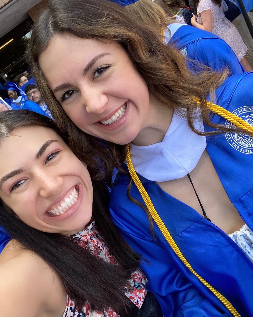 amandag27_'s tweet photo. My sister graduated yesterday from @UBCAS @UBuffalo https://t.co/4nzwEQc5QT