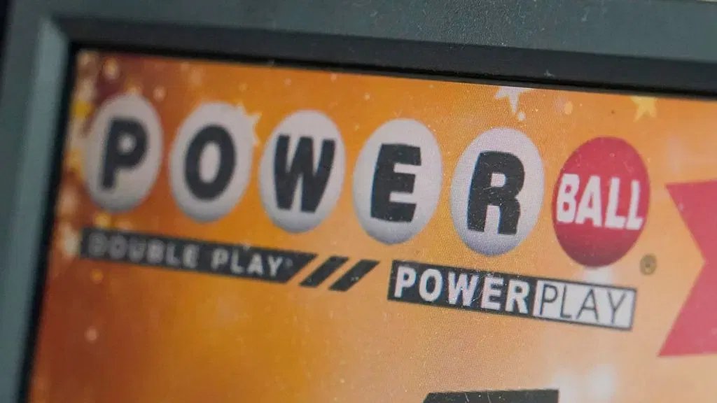 CHECK YOUR TICKETS!! 👀 $50K Powerball ticket sold in Mullins convenience store bit.ly/3QReqmi