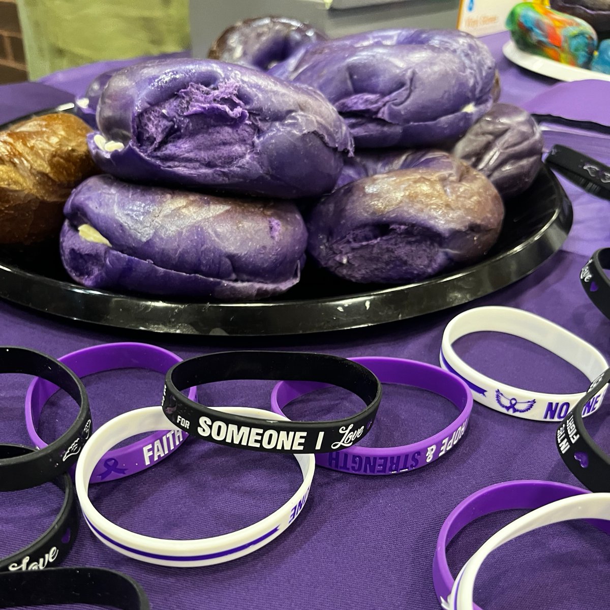 Thank you to the students at @SCSD_AMS for having bake sales to raise funds for the Eastern Long Island #Walk2EndALZ. Register today for #Walk2EndALZ at alz.org/liwalk. @SmithtownCSD
