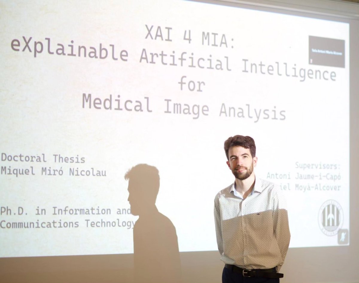 Avui ja puc, després de 3 anys i mig, dir que som oficialment doctor. Moltes gràcies a tots el que m'heu acompanyat en aquest viatge!