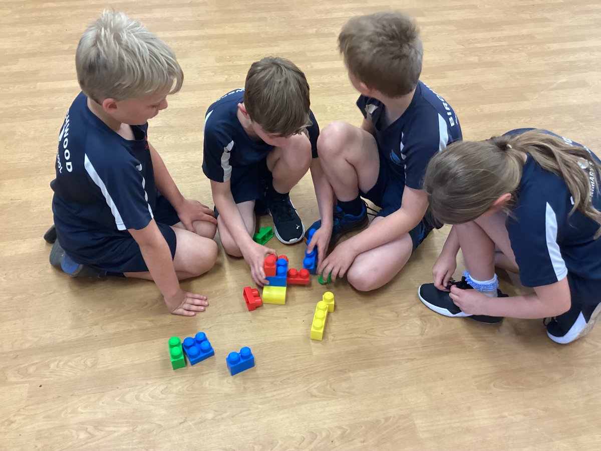 BirchwoodP's tweet image. We were joined by @problemsolveit today as part of our #STEM week. Y4 used Lego and team work to problem solve - lots of communication was the key to success! #maths #problemsolving #teamwork