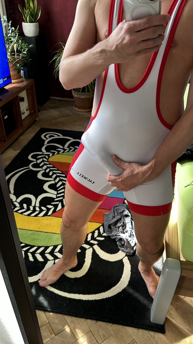 simplycle tweet media