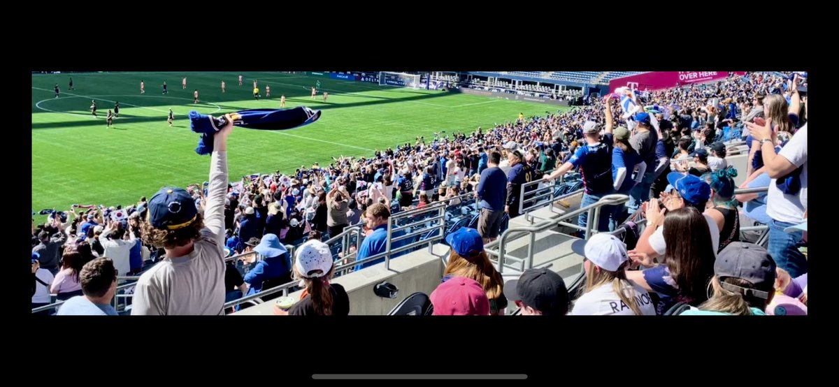 Awesome weekend in preperation for @microsoft #MSBuild! Fundraising 5k run/walk course along Alki Avenue SW to support West Seattle High School. And watched the OL Reign vs Orlando game at @LumenField. @reignfc @ORLPride @WestSeattleHS