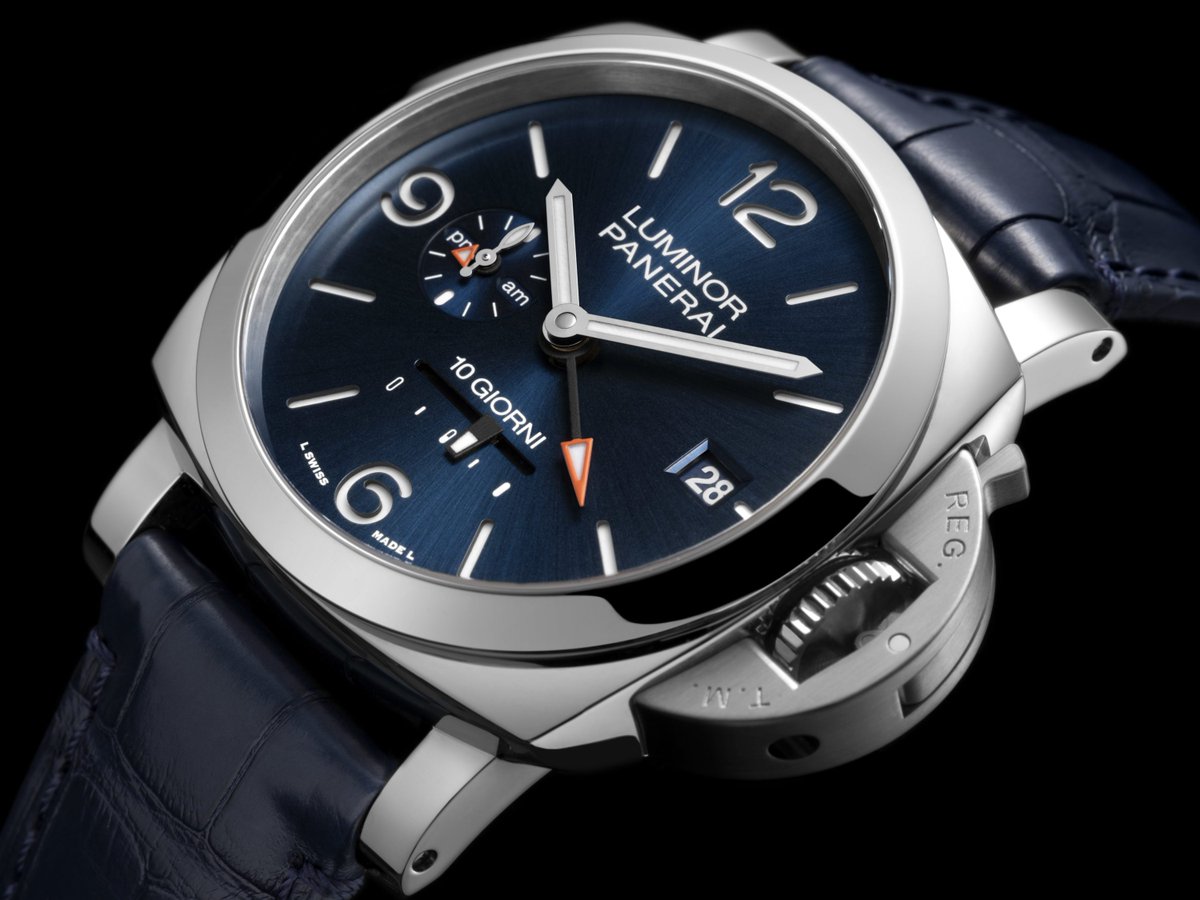 With the name 'Dieci Giorni,' people who know Italian might already guess by the name what Panerai's Luminor Dieci Giorni GMT PAM01482 most important feature is: a power reserve of 10 days. Though the watch has more offer than just that. Details live!

watchtime.com/featured/the-l…