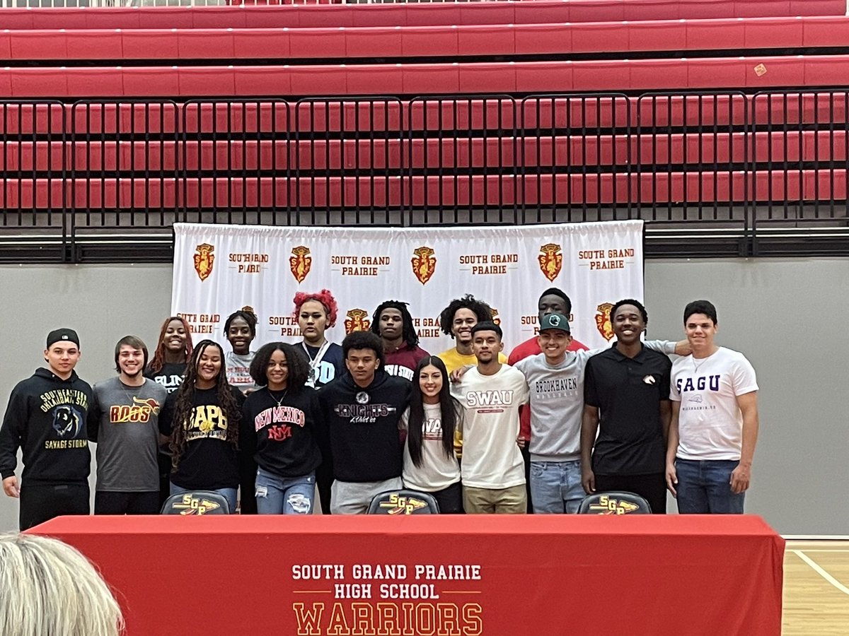 gaby1williams's tweet photo. Happy Monday....3 more days and I am officially done with high school, wishing my senior teammates as well as all the seniors who are continuing their education the best of luck.
#gaby1williams #sgpsoccer #southgrandprairiehighschool #sgphs https://t.co/3GmGj5dkyJ