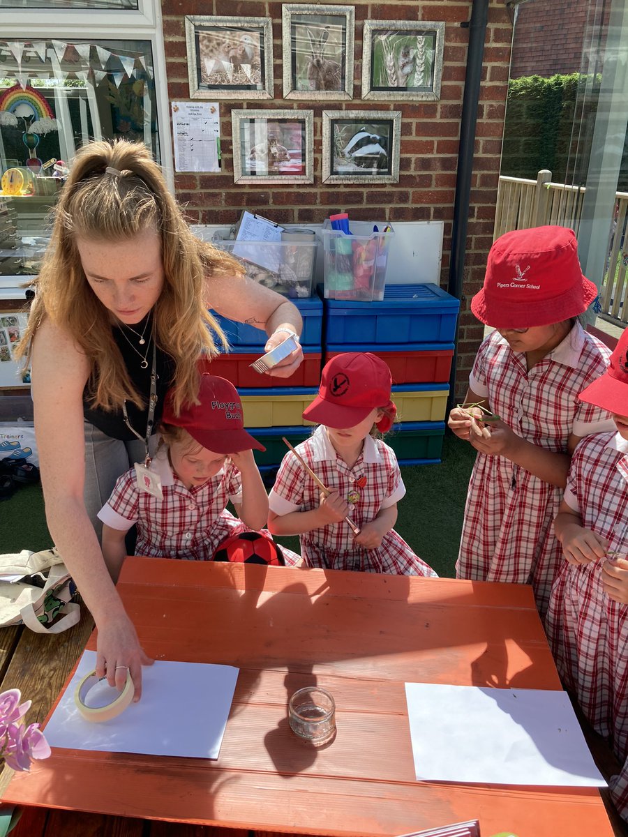 PipersForestSch's tweet image. Eco club @PipersPrePrep enjoyed setting up a footprint tunnel to put out overnight in the playground. We can’t wait to see what might walk through it!! #getoutdoors #ukmammals #Pipersgrounds