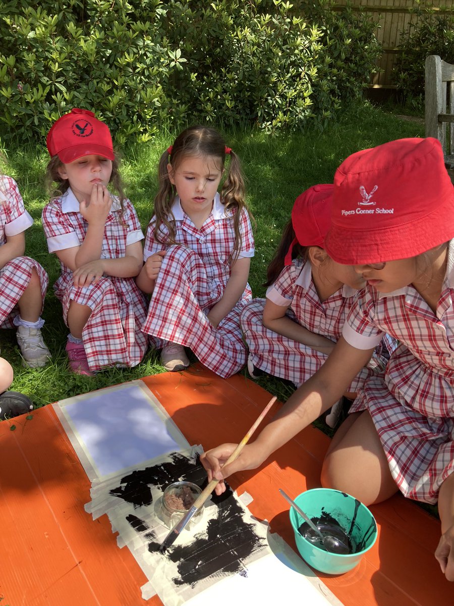 PipersForestSch's tweet image. Eco club @PipersPrePrep enjoyed setting up a footprint tunnel to put out overnight in the playground. We can’t wait to see what might walk through it!! #getoutdoors #ukmammals #Pipersgrounds