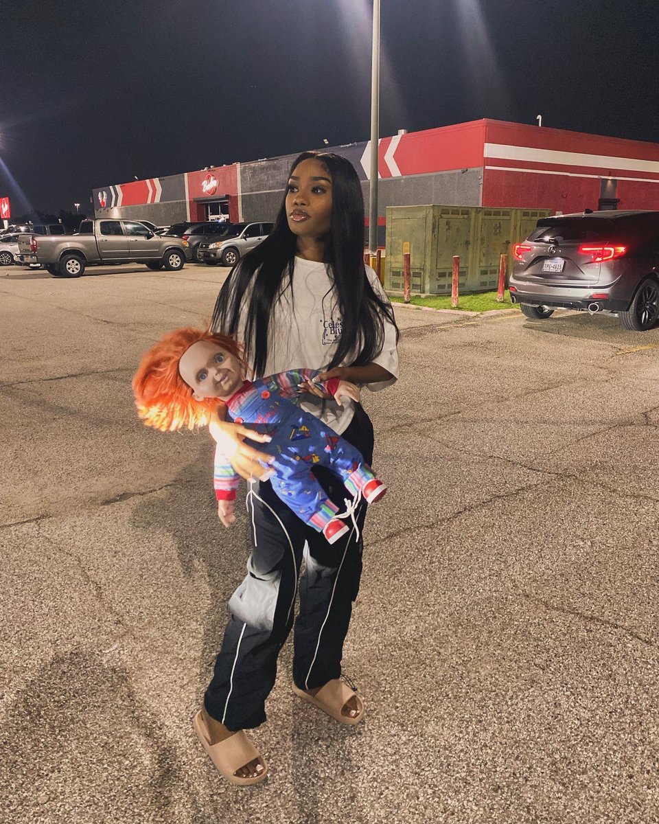 Houstonbarbiee's tweet photo. I’m cocky, when I was just humble they didn’t appreciate it💆🏽‍♀️ https://t.co/1ptRXctQXu