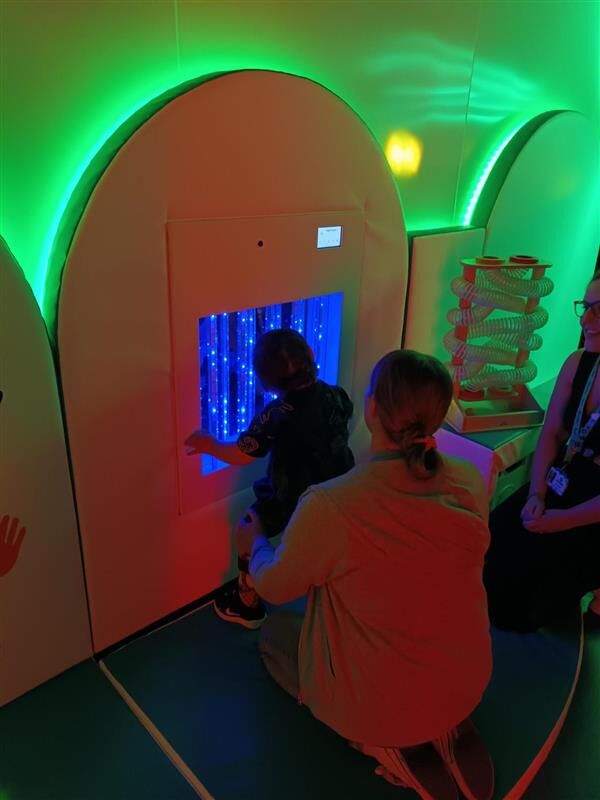 We are delighted to mark the grand opening of our new sensory space at #DemelzaKent! 🎉 Thank you to everyone involved, including the Demelza Estates Team, Lee Lougheed Builders and the Madden Family for funding the project. We cannot wait to see the room in action! 👏💙