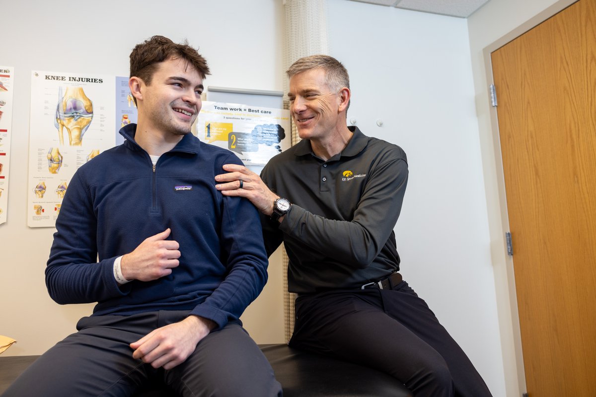 Sports injuries don’t just happen during the season. Our sports medicine experts are available year-round, with online scheduling available for acute injuries. They can tailor a treatment plan to your specific injury and help get you back in the game. spr.ly/6013dlYfP