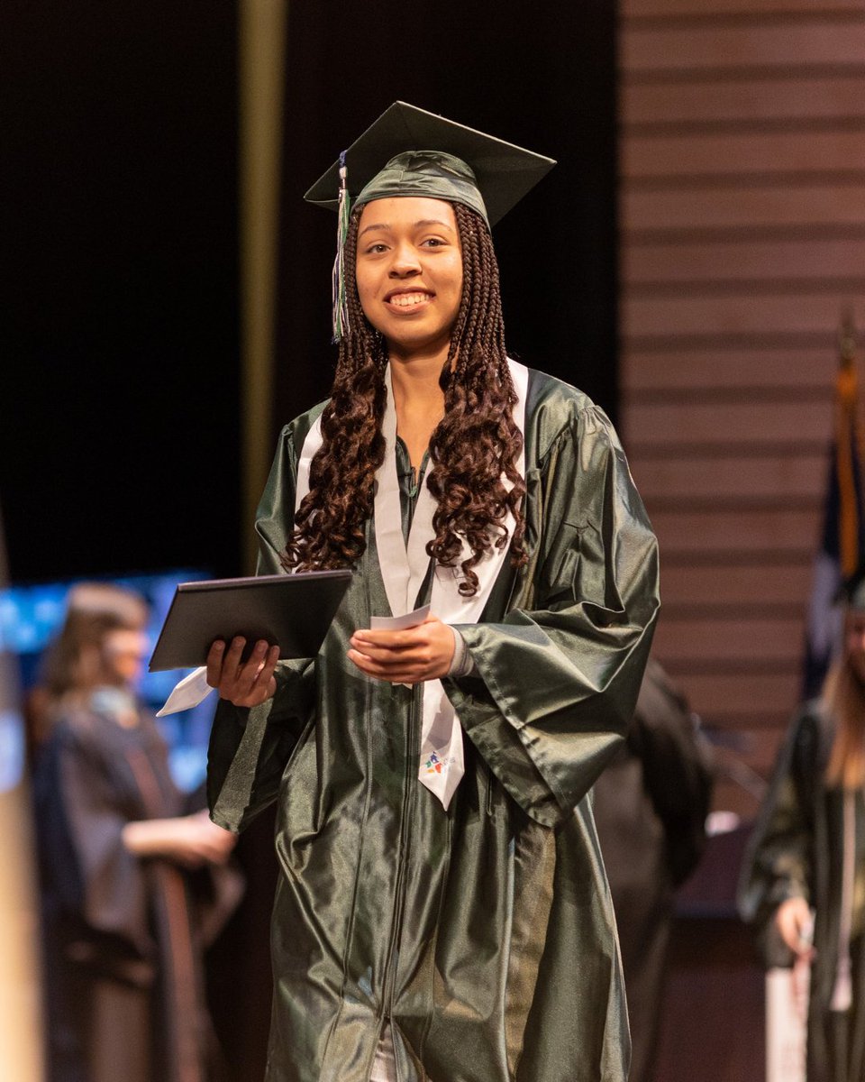 AustinISD's tweet photo. It's getting real, seniors! Only 2 more days until you walk across that stage and into your future! 🌟 Keep the excitement going and make these final moments count!
#AlmostGraduates #TwoDaysLeft #StrongSchoolsStrongerAustin #AISDProud #AISDJoy https://t.co/WOjIgMWYbx