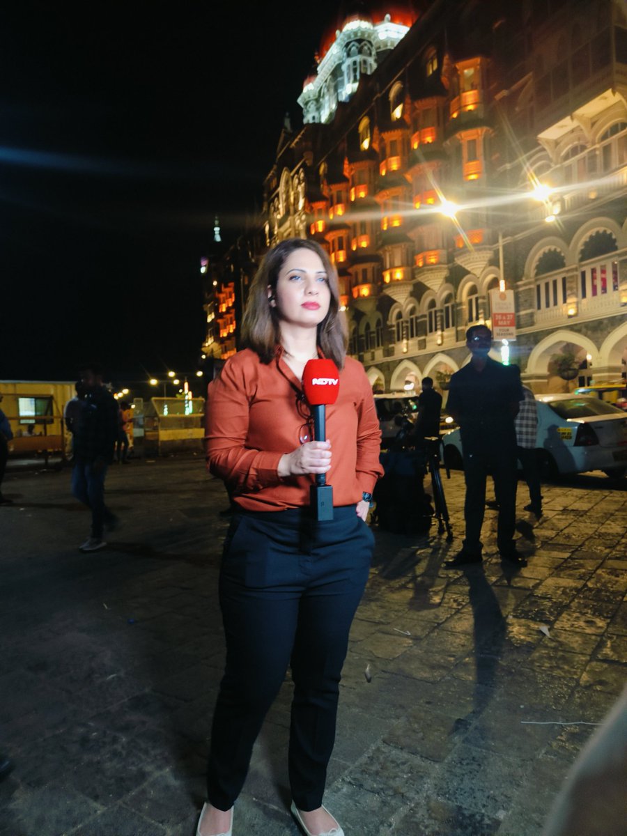 TamannaInamdar's tweet photo. Nothing more fun then ground reporting. Interesting show on the #Mumbaivote on @ndtv https://t.co/ysecBs5qAV