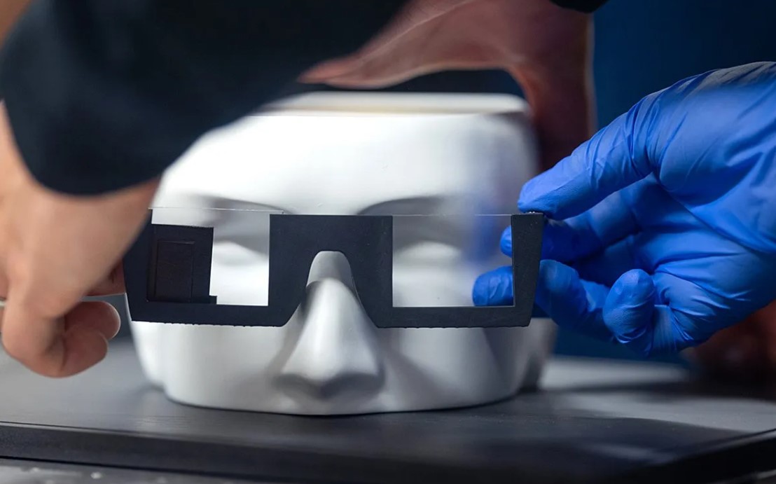 IEEEPhotonics's tweet image. Augmented Reality Slims Down With #AI and #Holograms: New #AR eyeglasses provide trim, wearable displays that don’t cause headaches.

Read more on @IEEESpectrum  Spectrum:
spectrum.ieee.org/augmented-real…

Photo Credit: ANDREW BRODHEAD