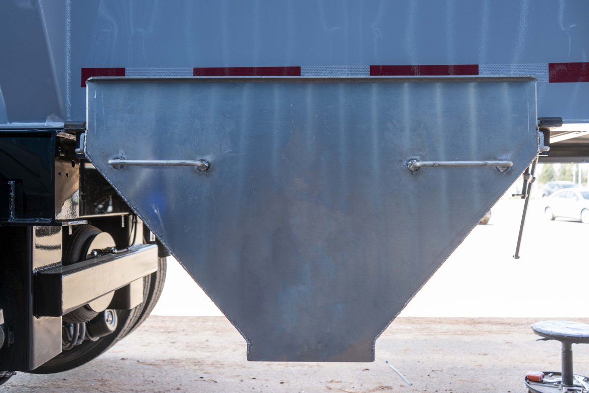 One of the options you can order with your trailer is a grain, asphalt, or produce chute.
