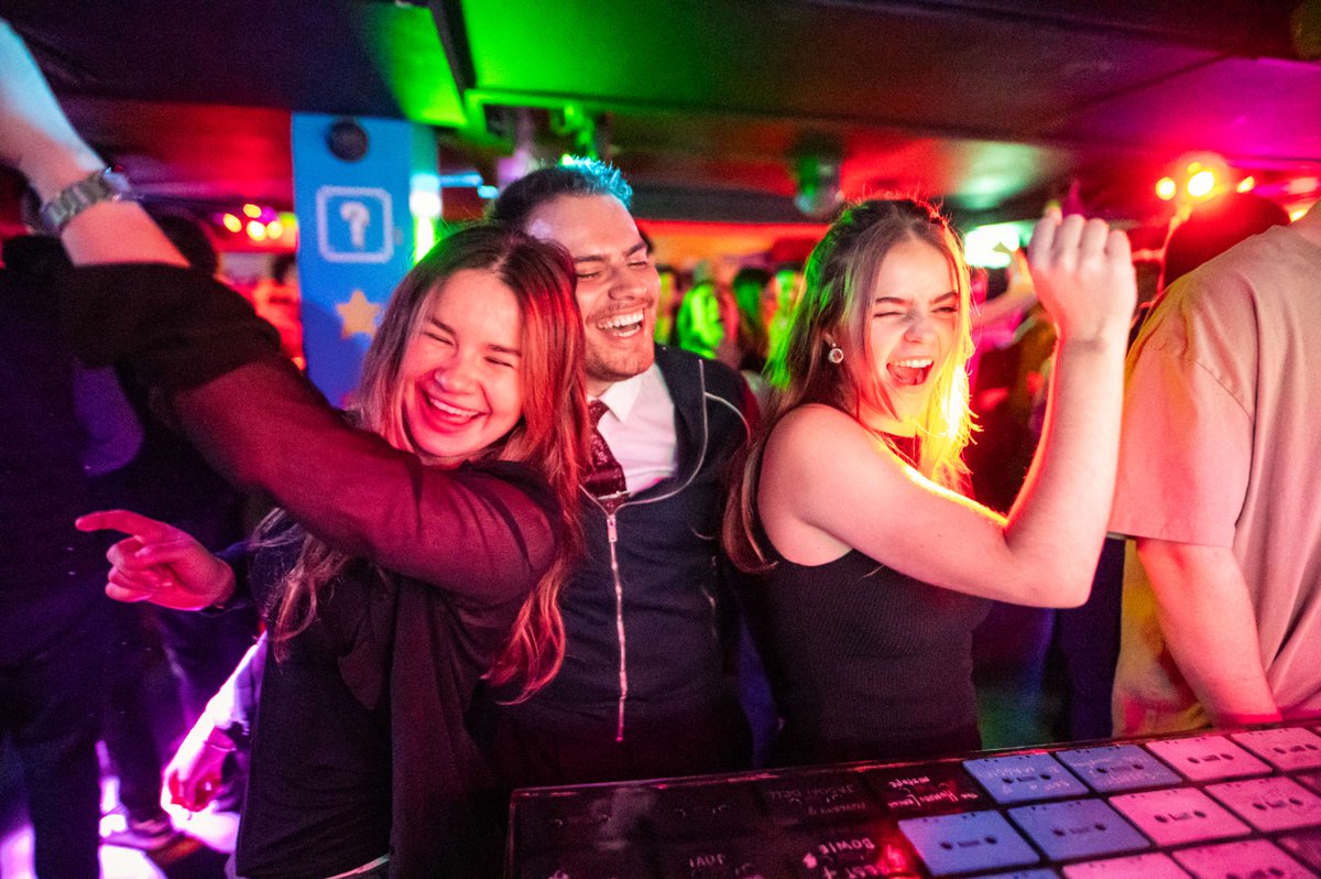 🎉✨ Get ready to time travel back to the 80s this #BankHoliday at Maggies Club! ✨🎉

Open exclusively on Bank Holiday Sunday 🕹️👾
FRIDAY 10.00PM- 3.30AM
SATURDAY 10.00PM- 3.30AM
SUNDAY 10.30PM- 2AM

#maggiesclub #1980s #nightclub #80snightclub #chelsea # 80s #retroclub