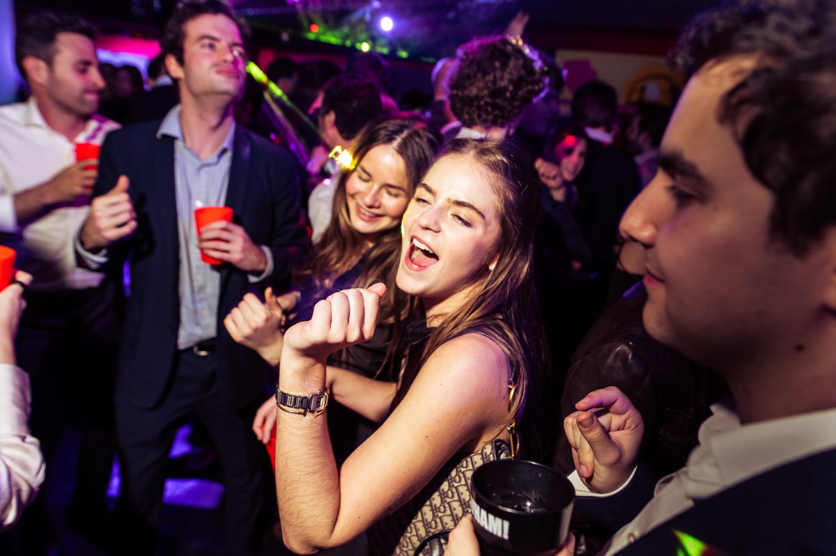 Maggies_Club's tweet photo. 🎉✨ Get ready to time travel back to the 80s this #BankHoliday at Maggies Club! ✨🎉

Open exclusively on Bank Holiday Sunday 🕹️👾
FRIDAY 10.00PM- 3.30AM
SATURDAY 10.00PM- 3.30AM
SUNDAY 10.30PM- 2AM

#maggiesclub #1980s #nightclub #80snightclub #chelsea # 80s #retroclub https://t.co/S5QFdjr5kK