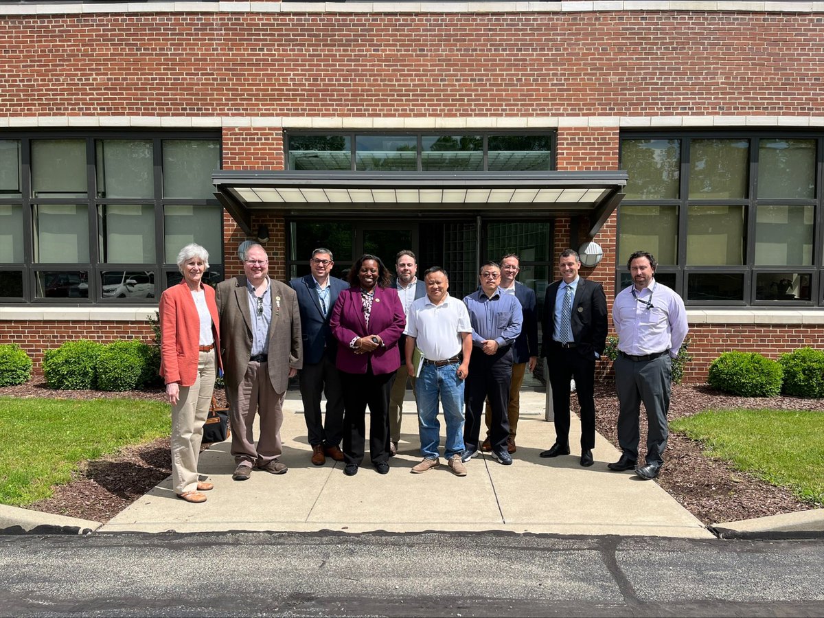 #NETL leadership hosted @doescience representatives at the Pittsburgh site. The group toured some of the Lab’s world-class facilities and learned of our cutting-edge capabilities and opportunities for collaboration.