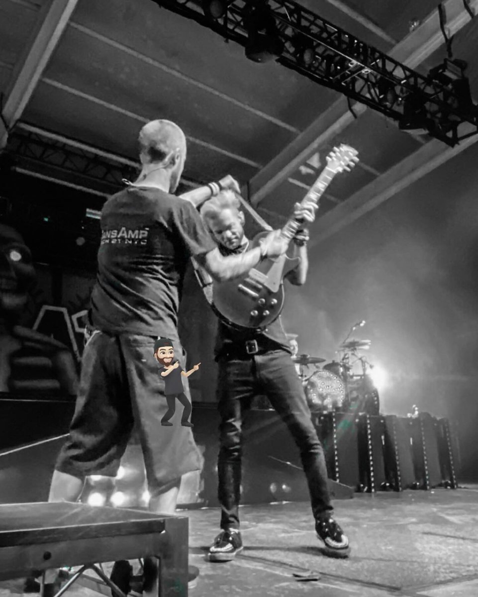 GuitarTechTom's tweet photo. That’s a wrap! 1st leg of the American tour has come to an end!! Quick break and then we say goodbye to Europe!! Special thanks to the boss @deryckwhibley for allowing me to maintain his amazing guitars and for letting me be a complete nerd 🤓 🎸  Shout out to road crew 41 for another amazing tour: @ftothej_meyers @dsummersprogram @ivancopelan @toddbluegroove @iamaylagrace @bryancampbell @scurrynurry 

#guitartechnician #basstechnician #stagerightcrew #tourlife #wearetheroadcrew #roadcrew #sum41 #gibson #goldtop #mikeness #farewell #solonggoodbye #sansamp #kemper #ernieball #fender #whatsonyourbench #musicnomad #dunlop #duesenberg #bigbendsnutsauce #deryckwhibley #whitegold #davebrownsound #conemccaslin #tomthacker #frankzummo