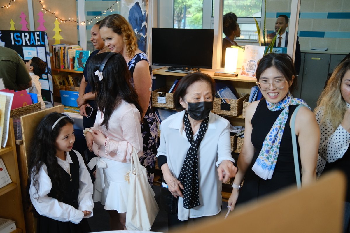 MontessoriHTX's tweet image. 🌏A BIG #THANKYOU to all the #families who joined us for the #LowerElementary Asian Country Research Showcase after the Owl Pinning Ceremony last Thursday!🦉When #students present their work, it not only deepens their knowledge but also builds #confidence &amp;amp; #communication skills.