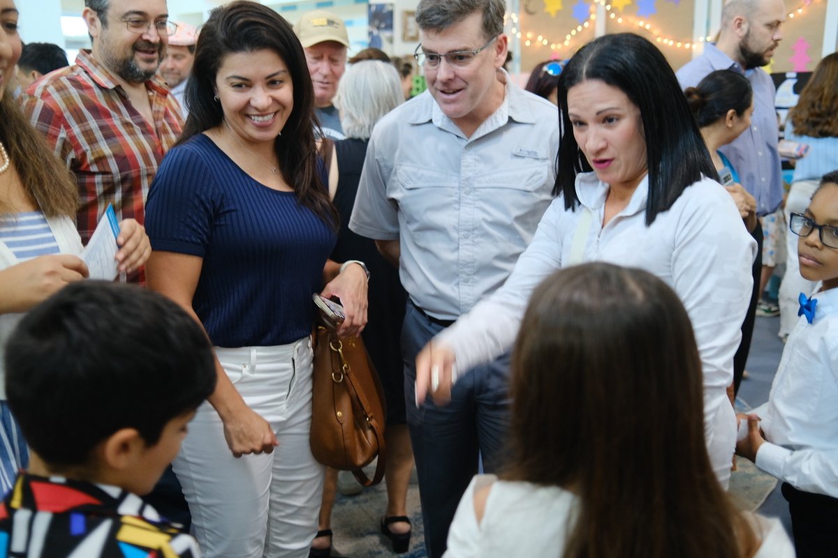 MontessoriHTX's tweet image. 🌏A BIG #THANKYOU to all the #families who joined us for the #LowerElementary Asian Country Research Showcase after the Owl Pinning Ceremony last Thursday!🦉When #students present their work, it not only deepens their knowledge but also builds #confidence &amp;amp; #communication skills.