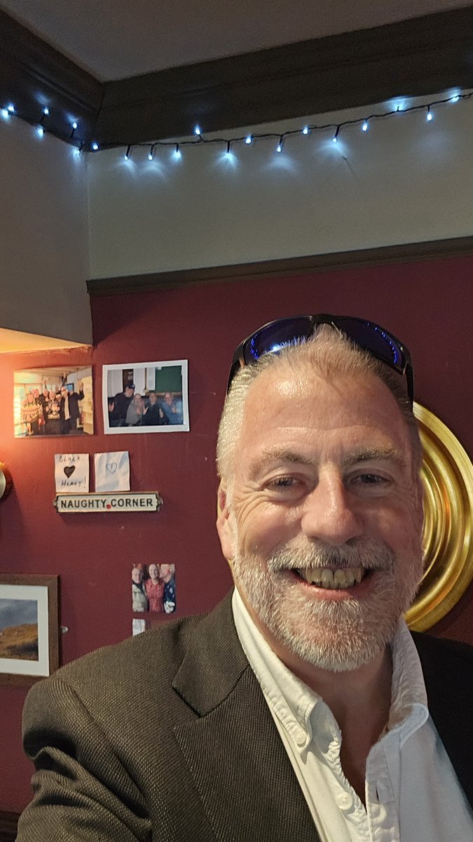 Apparently he used to sit in the "Naughty Corner". I felt right at home! #WorcestershireHour. All in the cause of research (even the pint of Landlord! 😂)