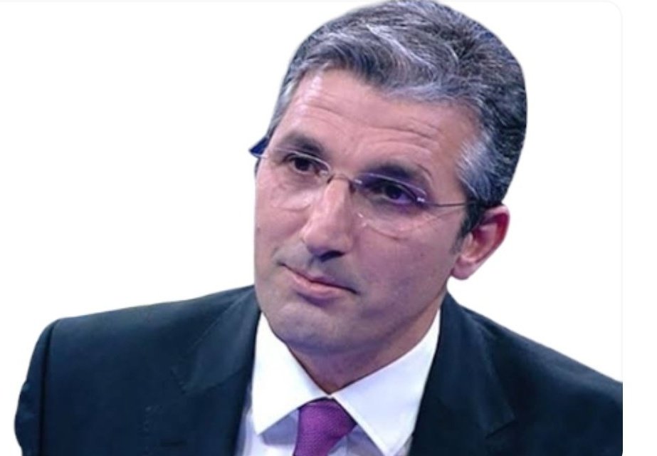 abdullahnaci's tweet photo. reisi'nin öldüğü helikopter kazasını aydınlatsa aydınlatsa şu ekip aydınlatır. adamlar menopozdan sonra cinsel yaşamdan tutun, afrika savanalarındaki su aygırı dışkısına kadar her şeyi biliyor, bunu mu bilmeyecek? https://t.co/RFhPEkkaNY
