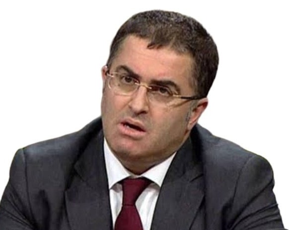 abdullahnaci's tweet photo. reisi'nin öldüğü helikopter kazasını aydınlatsa aydınlatsa şu ekip aydınlatır. adamlar menopozdan sonra cinsel yaşamdan tutun, afrika savanalarındaki su aygırı dışkısına kadar her şeyi biliyor, bunu mu bilmeyecek? https://t.co/RFhPEkkaNY