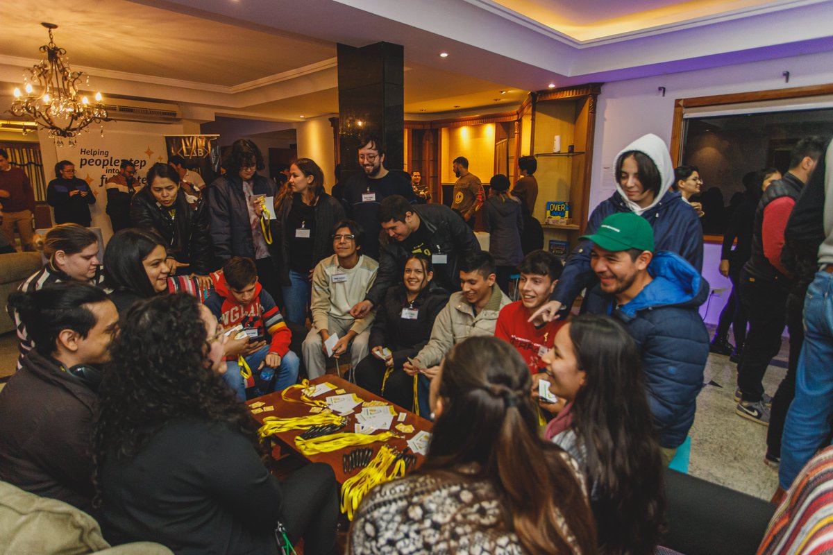 appvaquita's tweet image. Estuvimos presentes en el Speed Dating de @PenguinsTribe 🎉 

Conversamos con los participantes del #CodePRO, un programa de 8 meses en donde cada persona va a potenciar sus habilidades al máximo.

Hablamos sobre la historia de Vaquita, proyectos, nuestro equipo de desarrollo,…