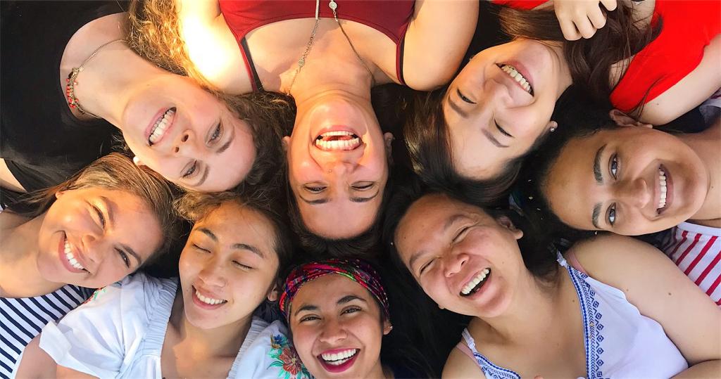 CheveningFCDO's tweet photo. There’s something special about the friendships formed through #Chevening, and this photo from the archives captures it perfectly! 📸
How could joining a global community of future leaders help you achieve your career goals?
#40YearsOfChevening
https://t.co/9o9dAOrVFj https://t.co/FmGoIWH1mV