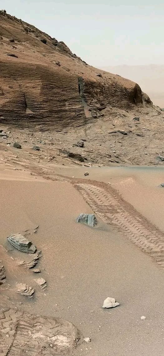 CuriosityonX's tweet photo. Mars captured by NASA's Curiosity Rover. https://t.co/pQ8CLayPjy