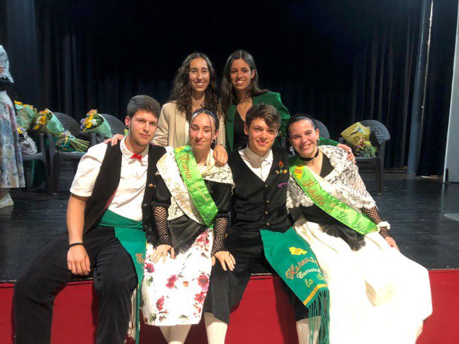 Àbril Blázquez i Jordi Melero, pubilla i hereu de la comarca de la Selva 2024. 

Mira aquí la notícia! 👇🏽

tvlaselva.cat/index.php/noti…