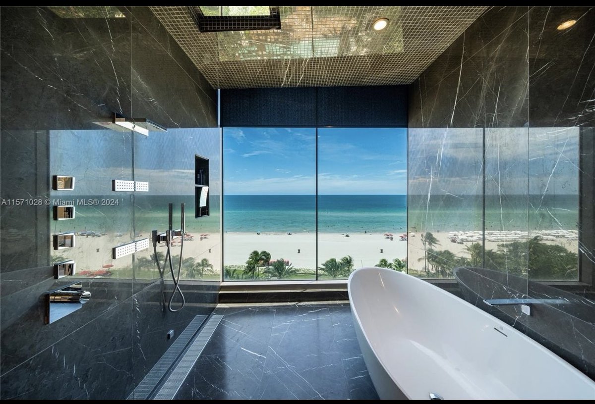 Oigan,
Ahora que vienen vacaciones,

¿Les  interesa rentar un departamento en Miami por $60 mil dólares al mes? 

Tiene 4 recámaras, seguro pueden dividir el costo.

Informes con <a href="/CHEMATAPIA/">Chema Tapia</a> candidato a la presidencia municipal de Querétaro por MORENA y ex del FONDEN.