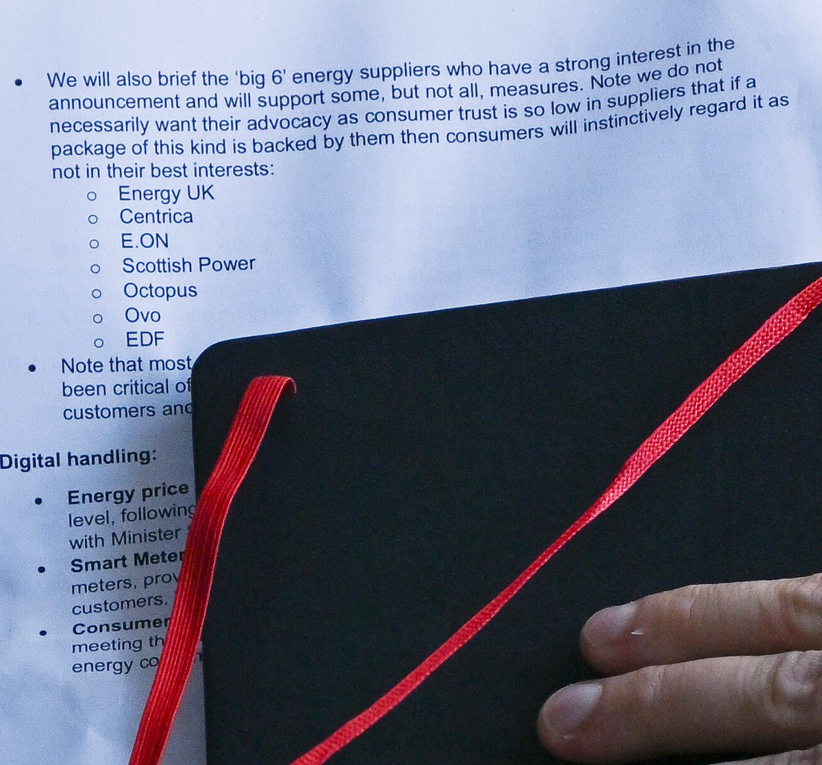 Claire Coutinho minister for energy turned up at No10 this afternoon with her snapper waiting for he to arrive, which I guess makes it more exciting !! but one of he aids forgot to read get a folder memo !!