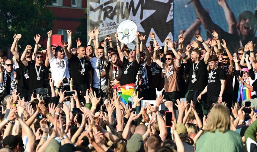 Fußball-Club St. Pauli von 1910 e. V. 🤎🤍

#fcsp