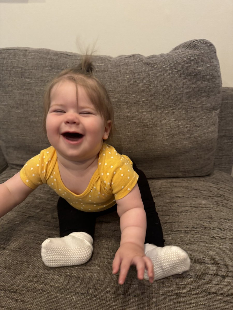 RM’s littlest fan decked out in 💛🖤

On the road to Roosevelt! First pitch 3:30. 

See you there!