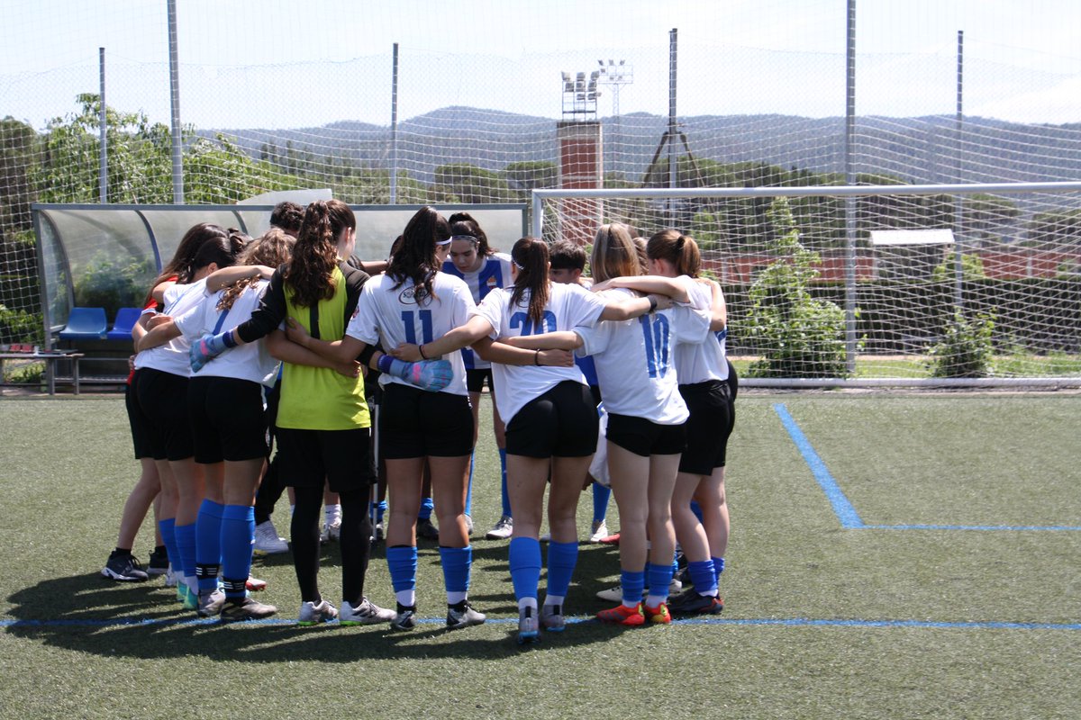 Imatges de la victòria del Juvenil A ahir al migdia a Girona. 📷 : Rafa Gisbert #ffutbolbasereus #cfreusfem #reusfemení #futfemreus