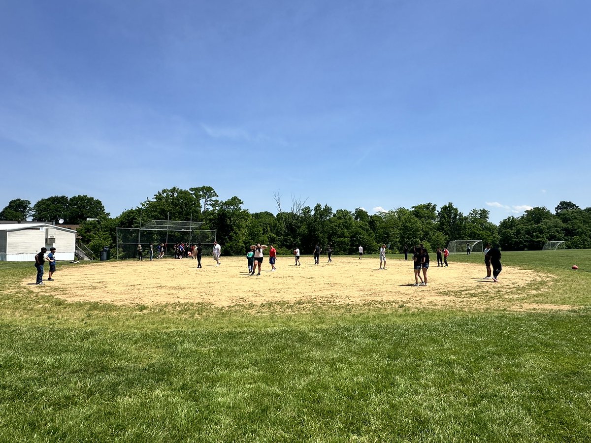 BooneKY_GATES's tweet photo. Leadership in action: JMS GT students planned a school-wide field day for their passion projects this year! From presenting a budget proposal to administration, to outlining details of each station, they definitely exceeded expectations on this one! @Boone_County @JonesJetsPride https://t.co/Q5P7xFnYoG
