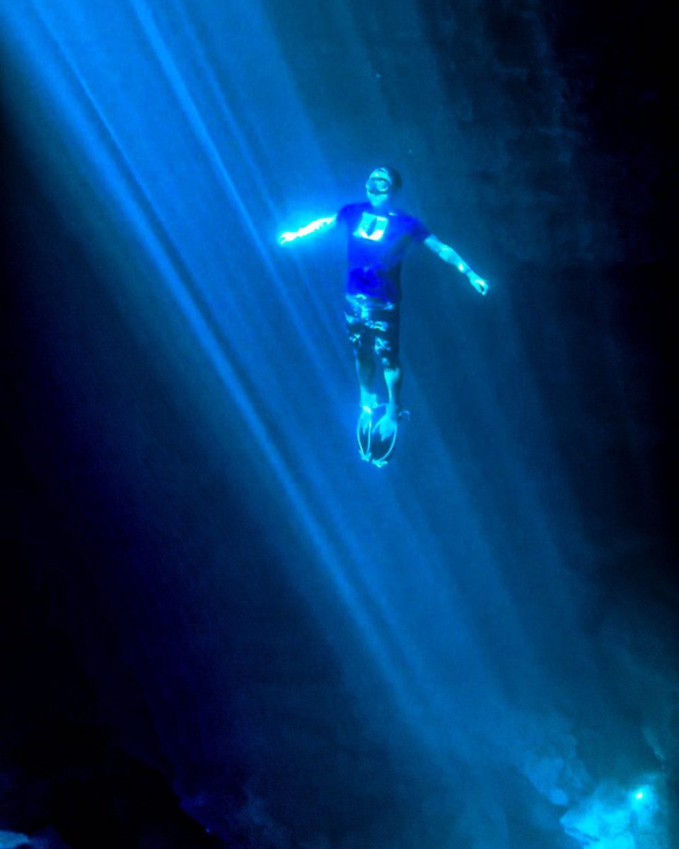 DukeAlumni's tweet photo. #DukeIsEverywhere … including in Florida!
Scott Lai M.S.’24 shared this incredible photo of his free diving trip at Devil’s Den Spring as part of his preparation for the AIDA coaching license exam. Thank you for sharing, Scott! https://t.co/HU0qZ5gwxU