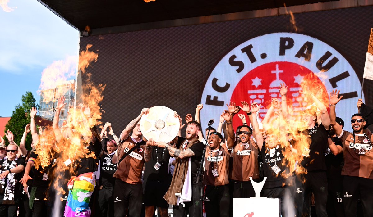 Heute einfach mal glücklich sein. 🥹

#fcsp #1Traum