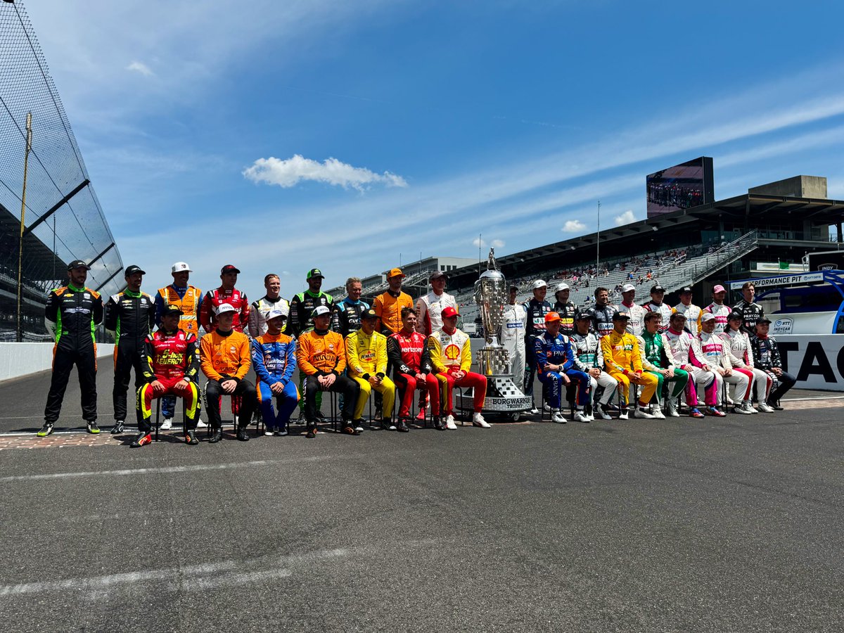 #INDY500 field photo📸 No. 15 @UnitedRentals • @GrahamRahal No. 30 @5hourenergy • @PiFitti No. 45 @HyVee • @lundgaardoff No. 75 @AmadaAmericaInc • @TakumaSatoRacer