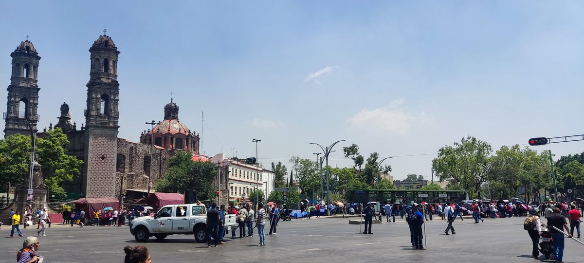 Masta_CI_'s tweet photo. Bloqueo de la Sección XXII en la CDMX. Entre Hidalgo y Reforma. CNTE https://t.co/yFKMDNKQOy