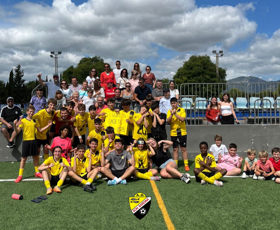 ad_son_sardina's tweet photo. INFANTIL AT B 🆚 RTVºMARRATXI
📸 ⚽️🥅 ✅(7-0) ÚLTIMO PARTIDO DE LA LIGA.
ENHORABUENA A TODOS  LOS JUGADORES  POR EL GRUPO TAN CONSOLIDADO QUE HABÉIS FORMADO Y POR LA ACTUACIÓN QUE HABÉIS TENIDO DURANTE TODA LA TEMPORADA.

UNA TEMPORADA QUE NUNCA OLVIDAREMOS 💛🖤

#vamossonsar https://t.co/9cQkwtolAk