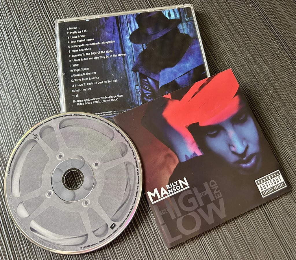 #recordbirthday #albumaniversary #albumoftheday #cdcollection #cdcollector #cdcommunity #musiccollection #albumcoverart #melómana #music #música

#TheHighEndofLow
2009 #MarilynManson #rock #glamrock #industrialmetal