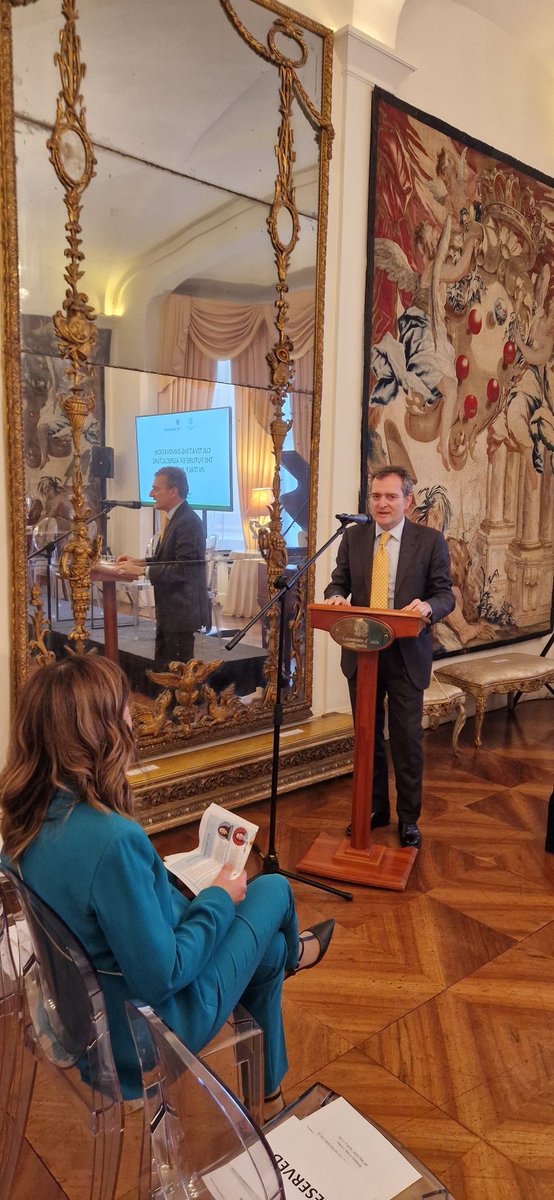 Italy in UK tweet media